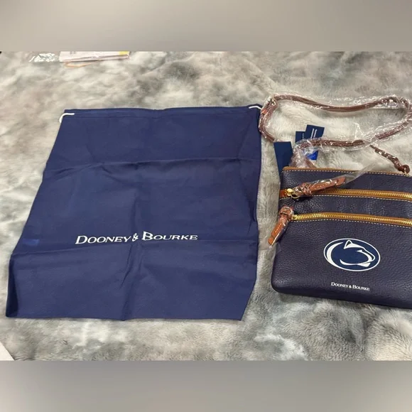 Dooney & Bourke Penn State Nittany Lions Navy Crossbody Bag with Dust Bag NEW - Picture 4 of 15
